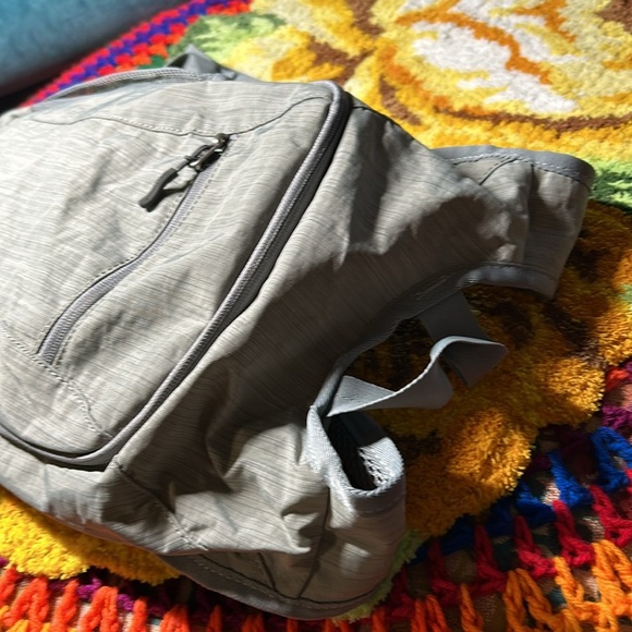 G4 free gray lightweight nylon backpack - Picture 5 of 16